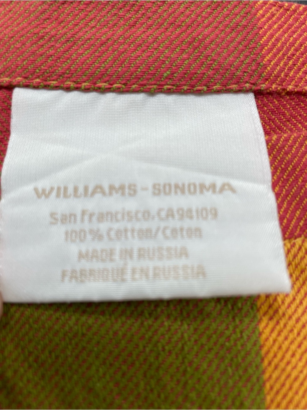 Table Runner Williams-Sonoma in Autumn colors.